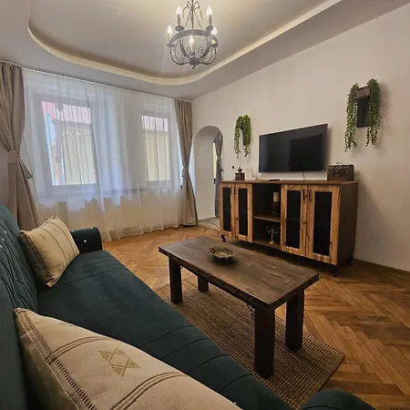 Lovely Amber Apartment *